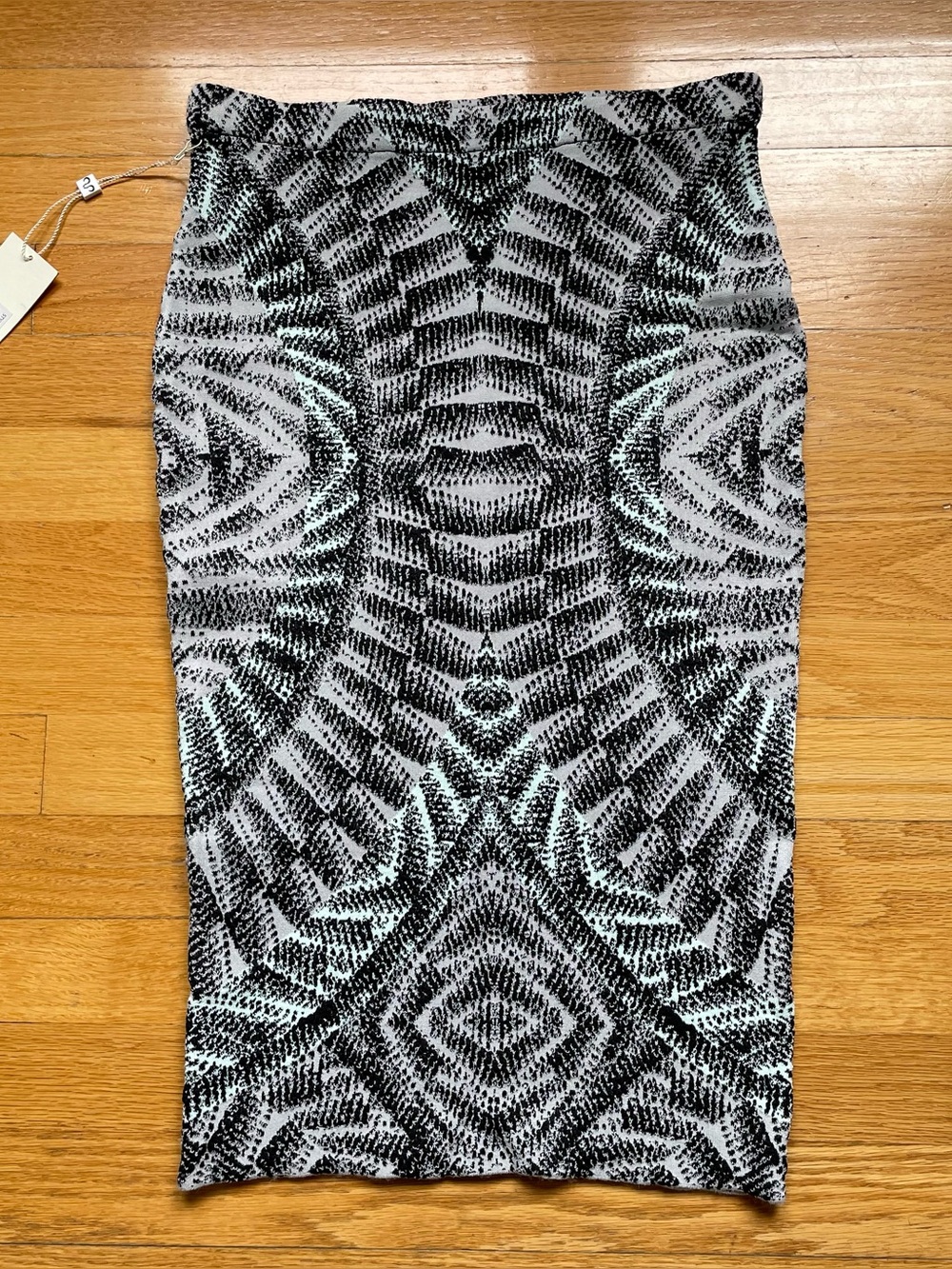 NWT Ronny Kobo Pencil Skirt Tropez Blister Print
